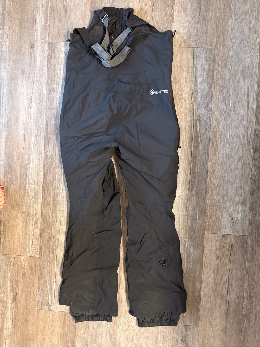 BURTON AK Kimmy Gore-Tex Stretch Snow Bibs - Picture 9 of 9